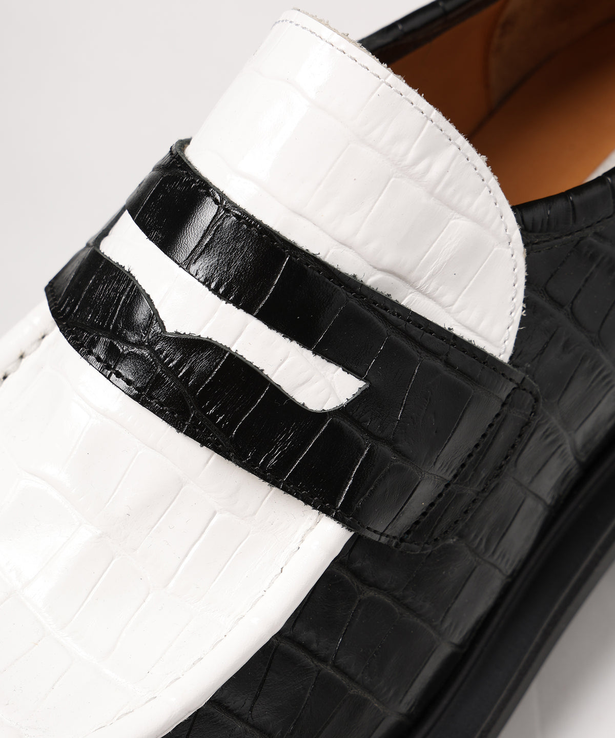 LEATHER LOAFERS