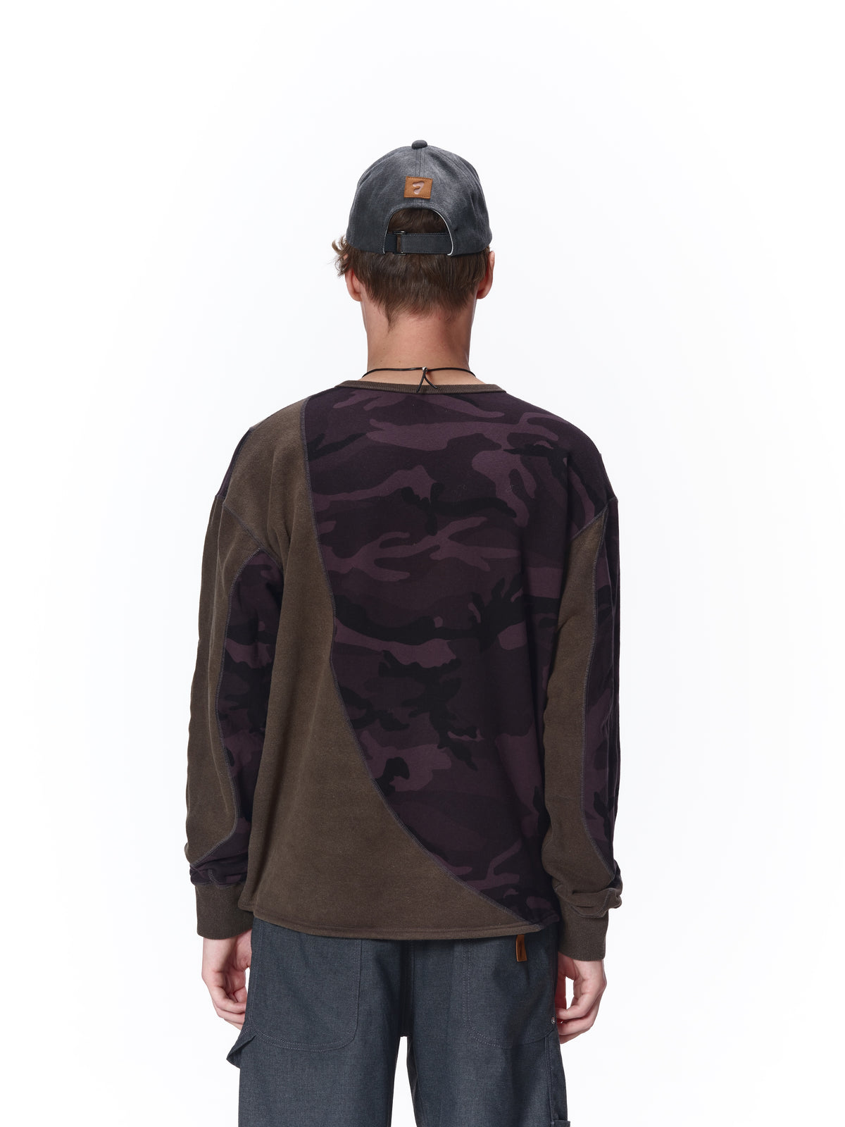 SWITCHING STITCH SWEAT CREW