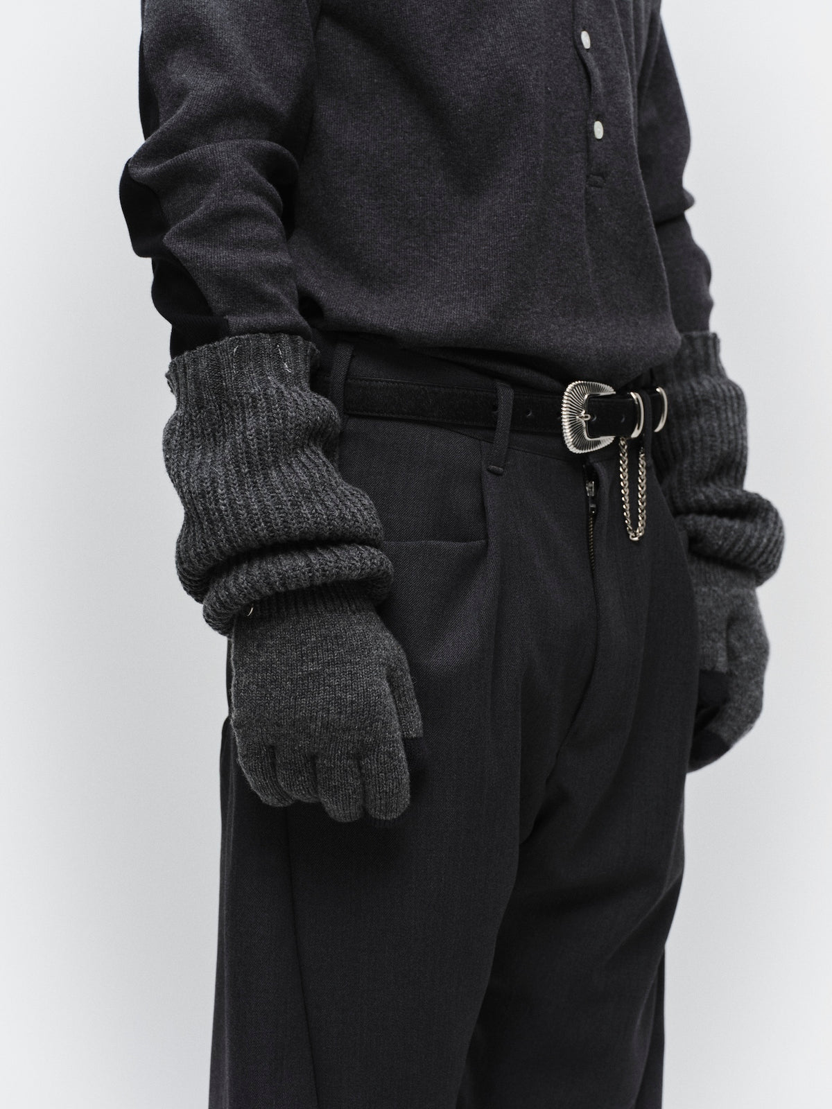 LOOSE GLOVES