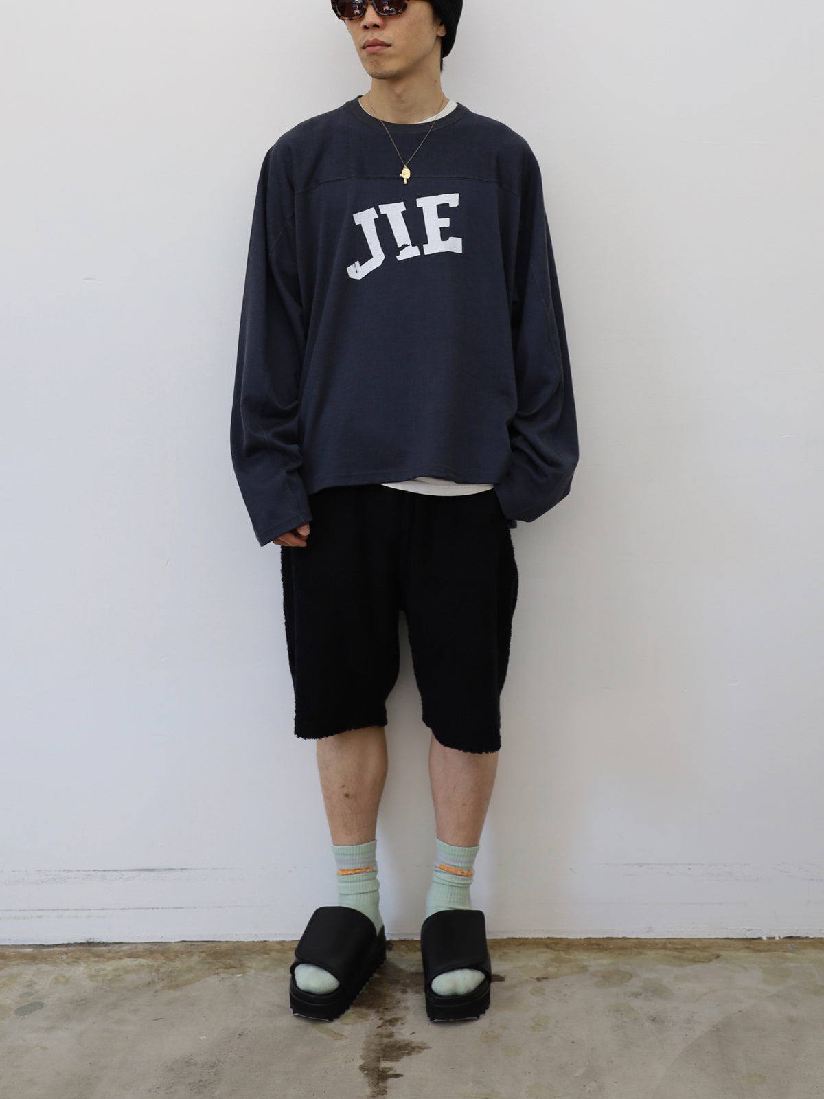 GEOMETRIC PILE WIDE SHORTS