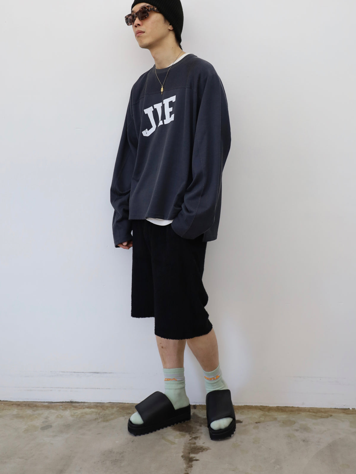GEOMETRIC PILE WIDE SHORTS