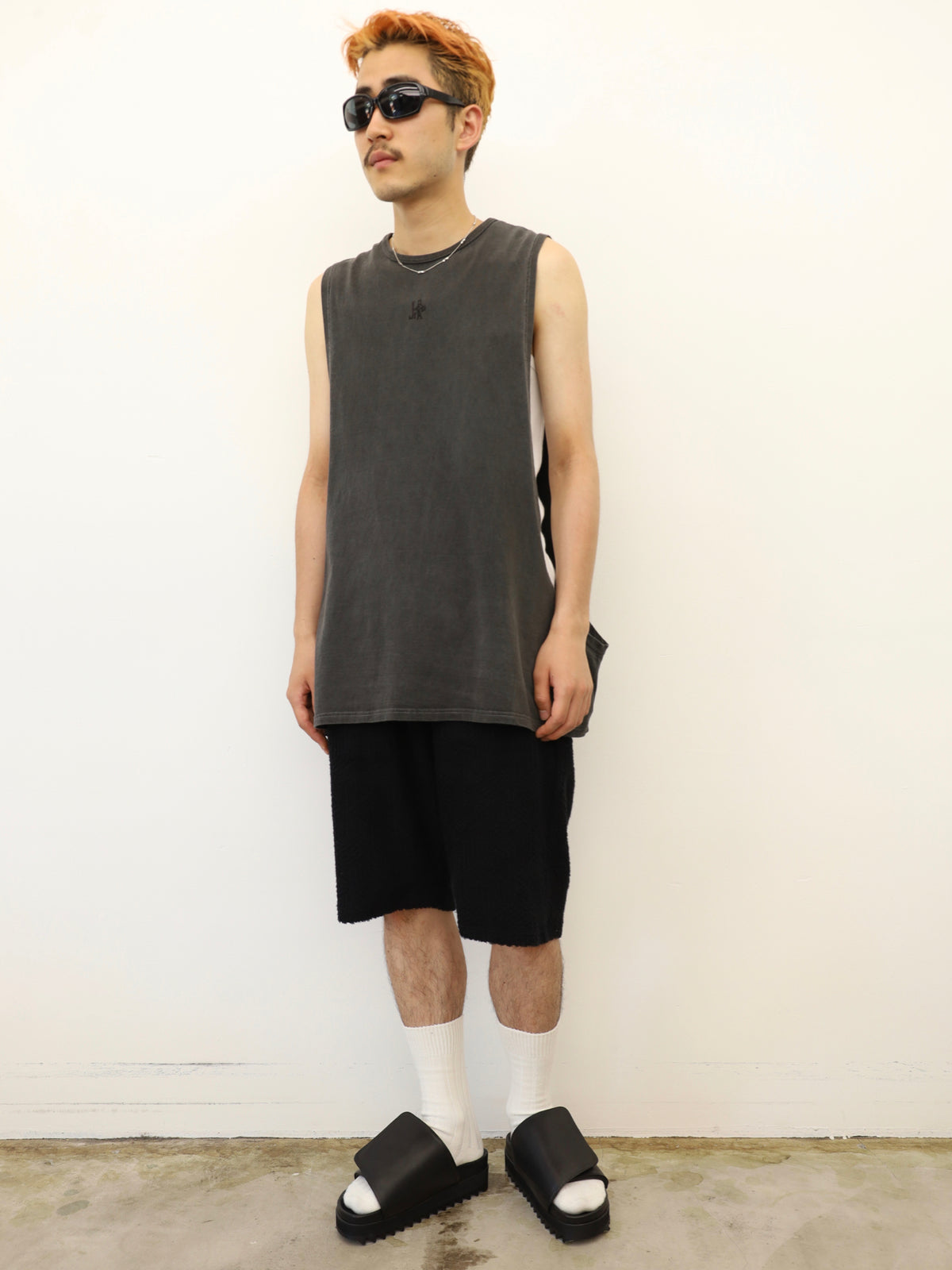 GEOMETRIC PILE WIDE SHORTS