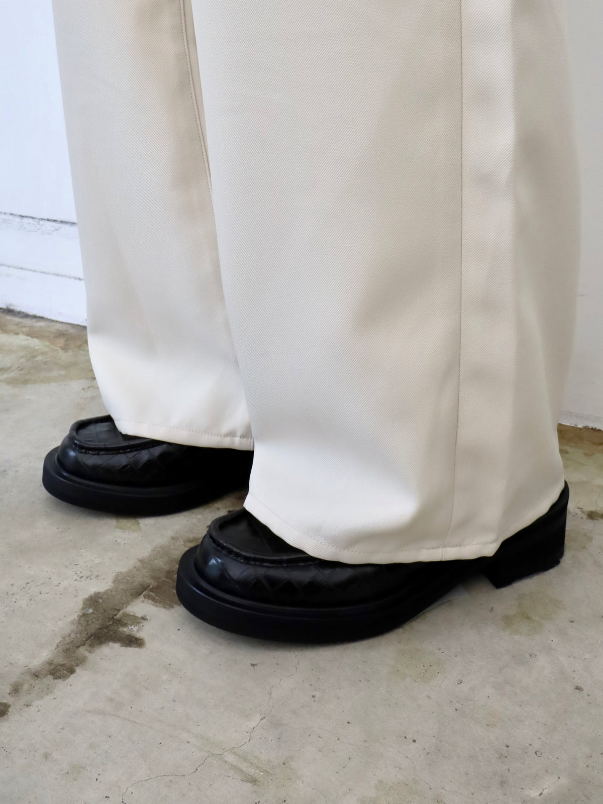 LEATHER LOAFERS
