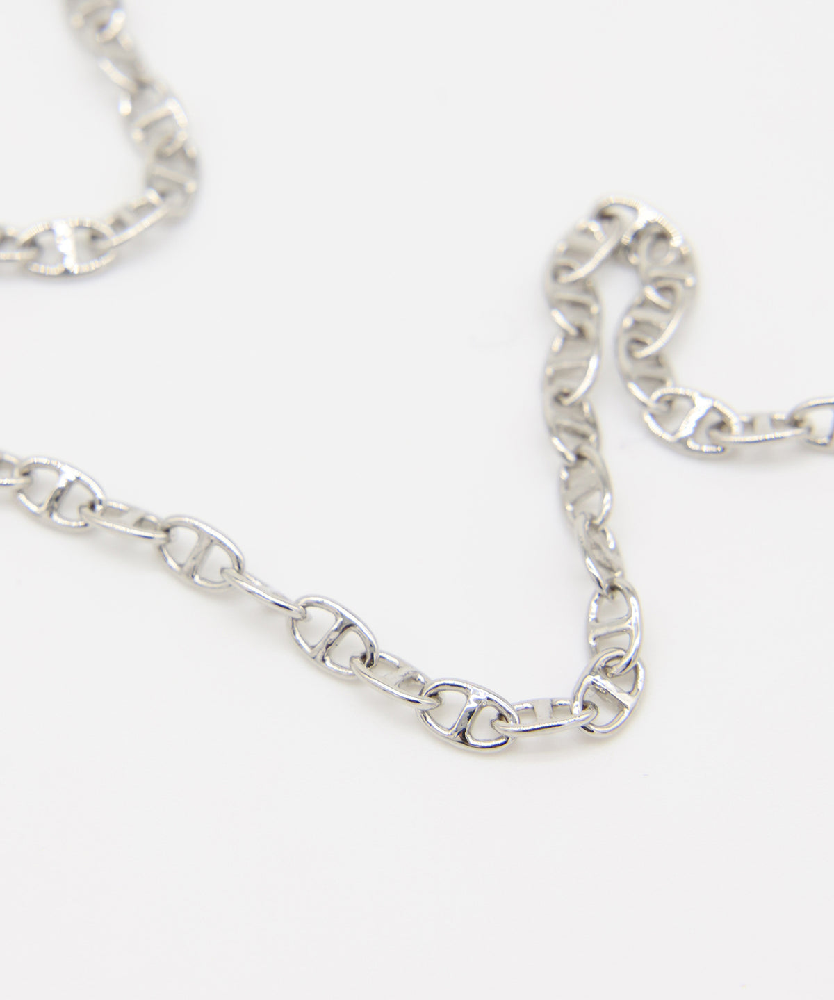 THIN SWITCHING NECKLACE