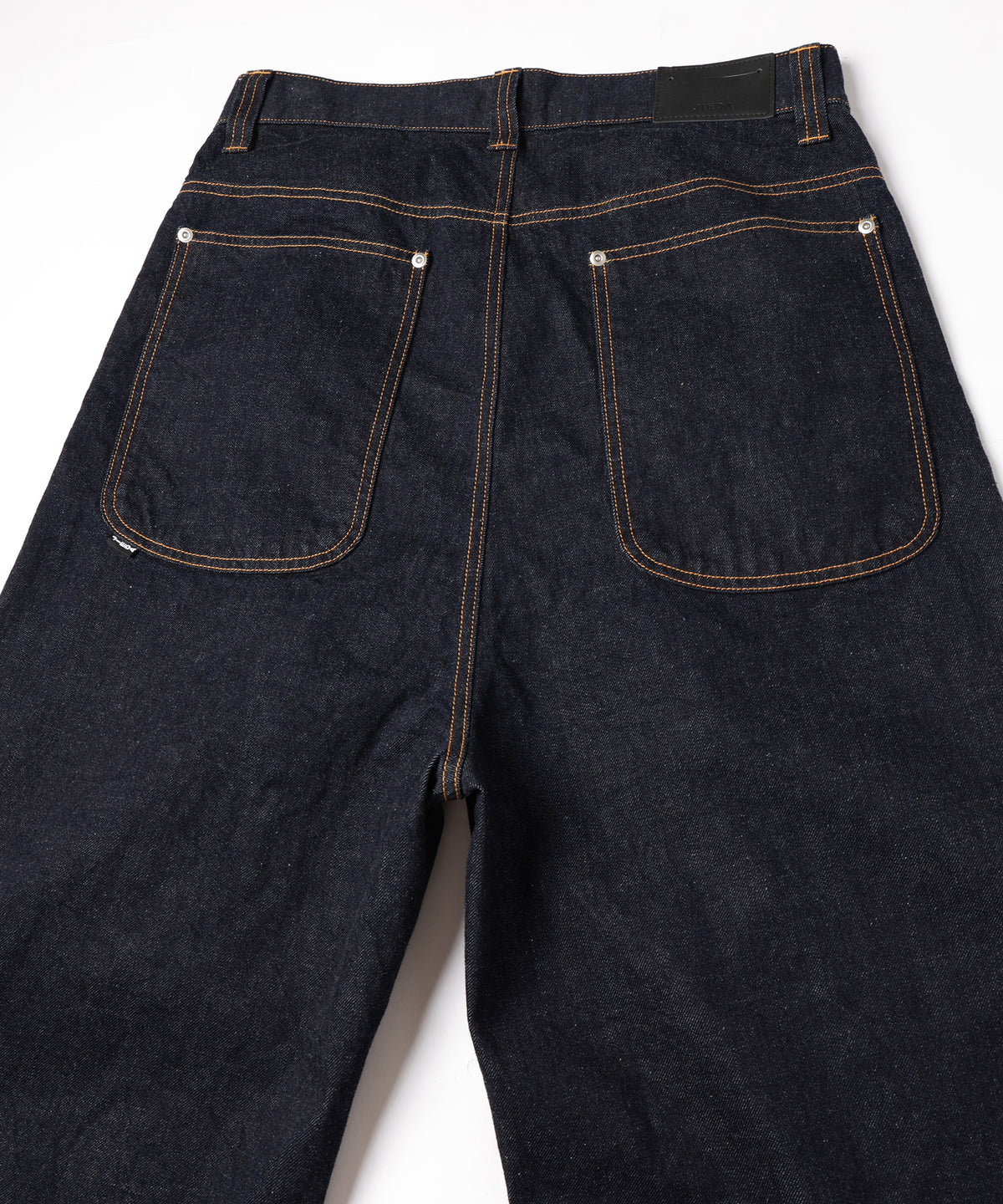 ONE TUCK DENIM PANTS