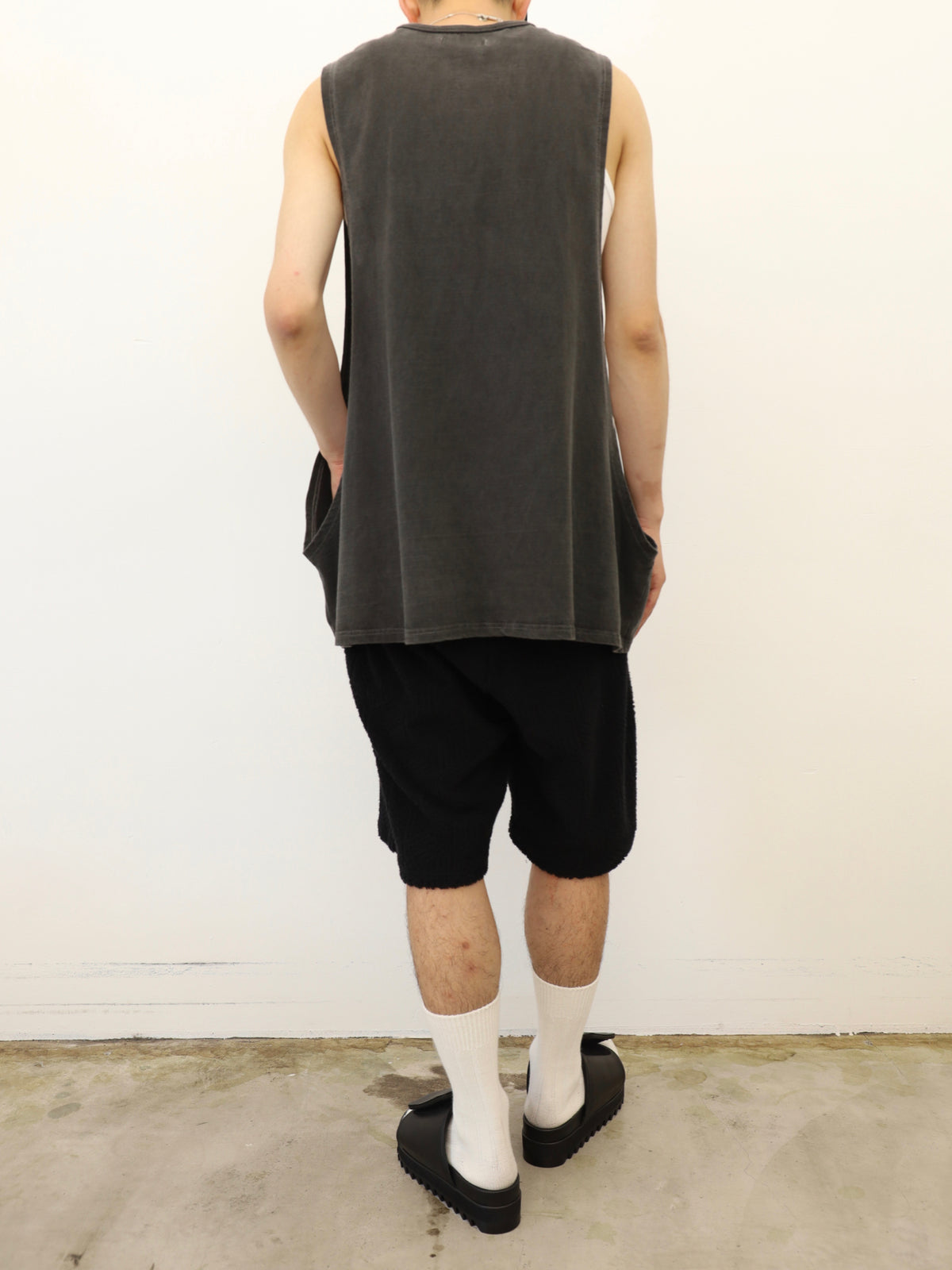 GEOMETRIC PILE WIDE SHORTS