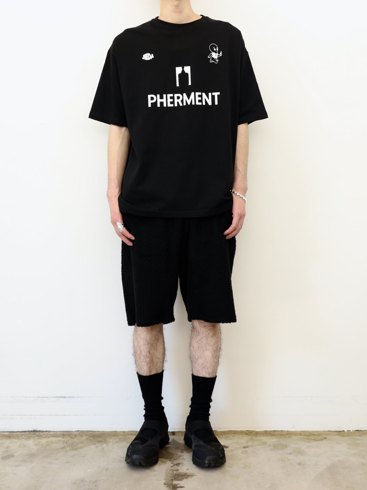 GEOMETRIC PILE WIDE SHORTS