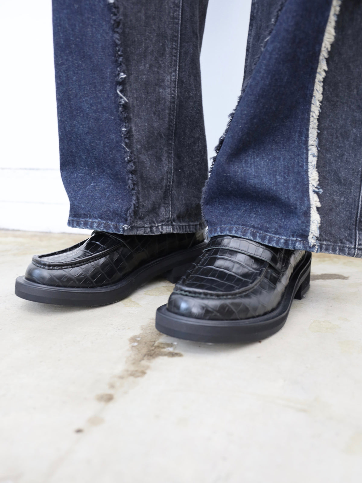 LEATHER LOAFERS