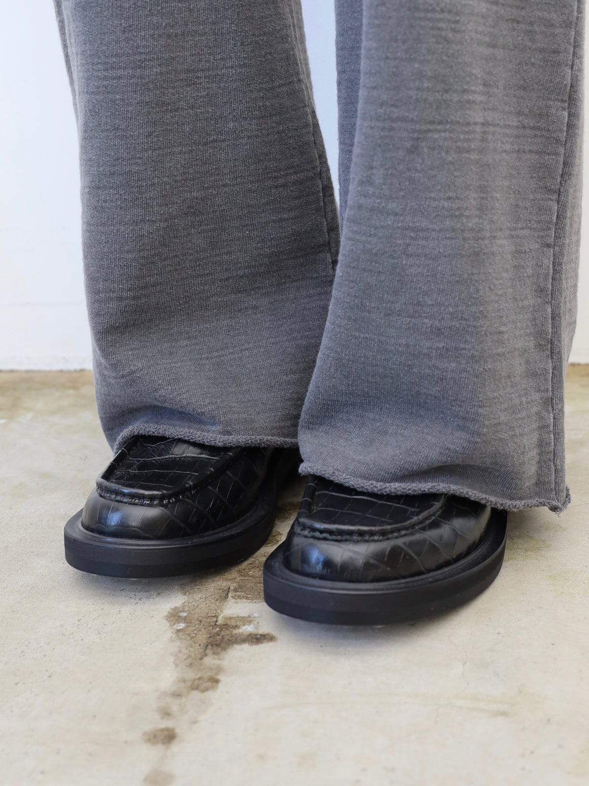 LEATHER LOAFERS