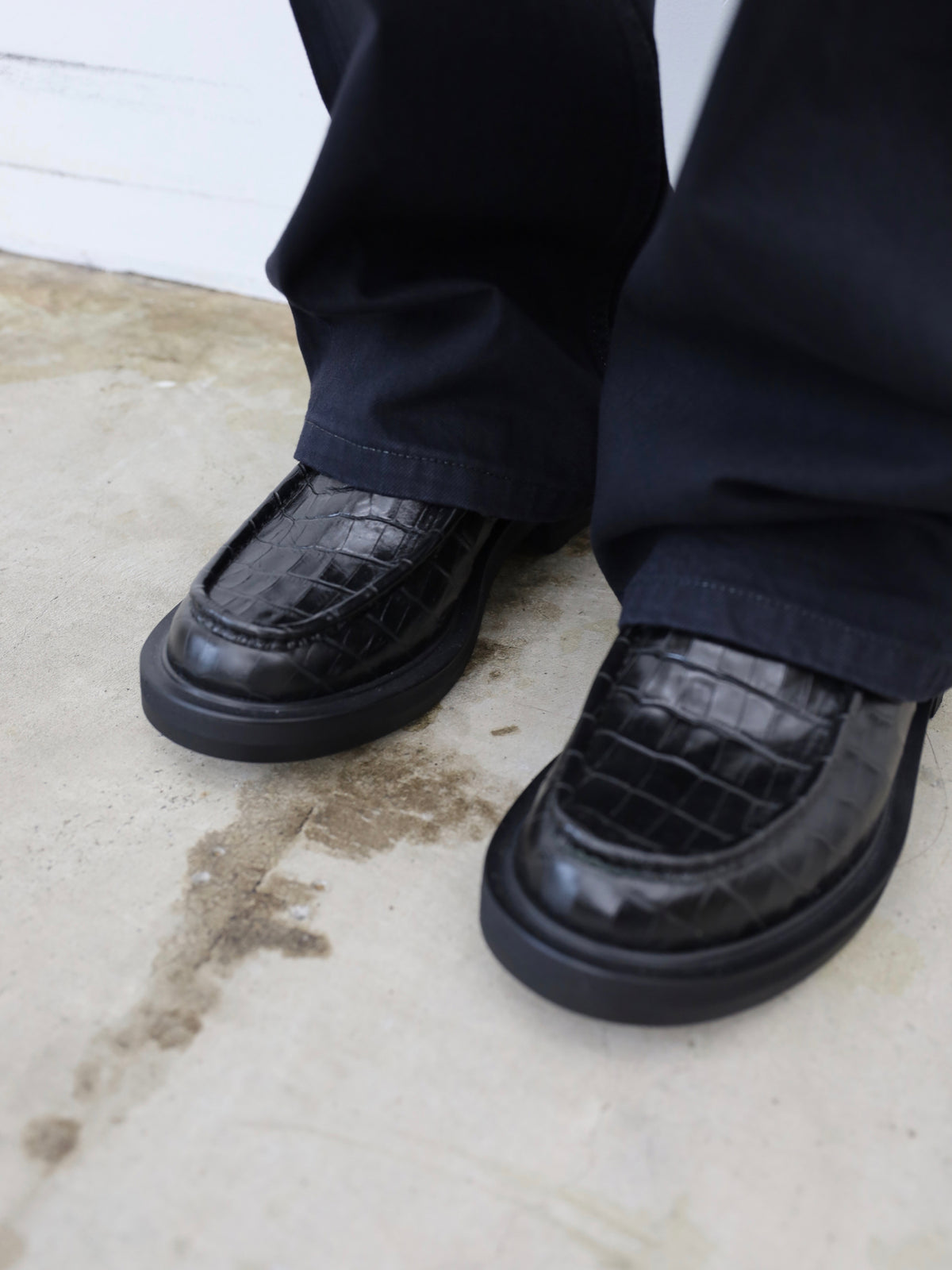 LEATHER LOAFERS