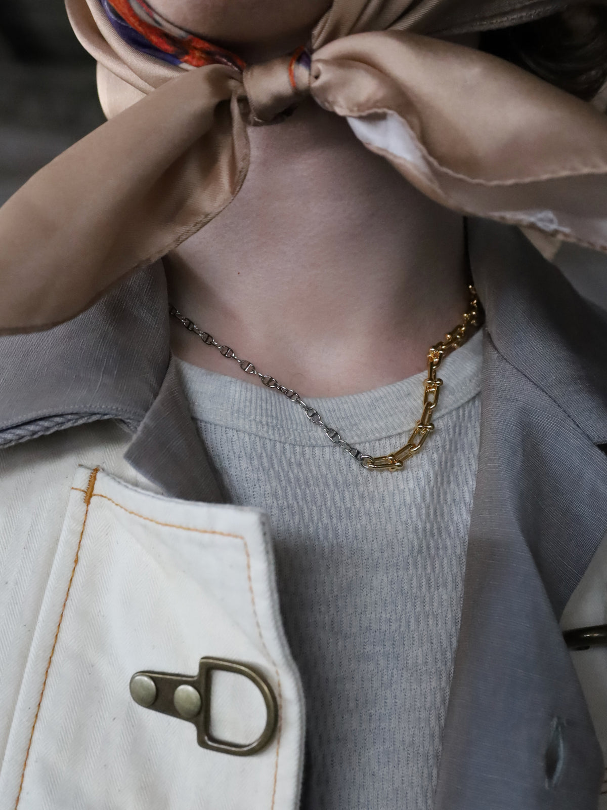 [SAMPLE] SWITCHING NECKLACE