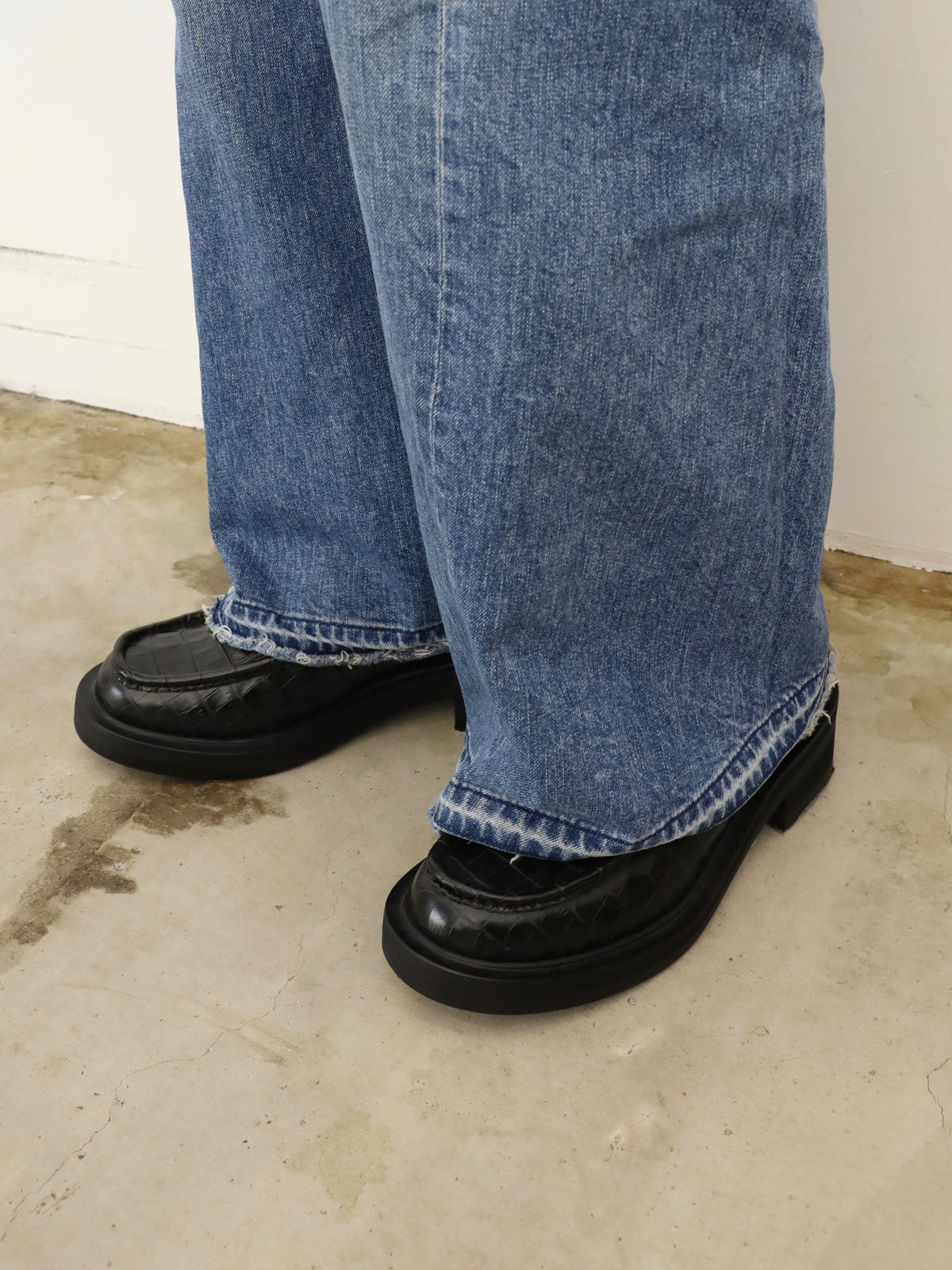 LEATHER LOAFERS