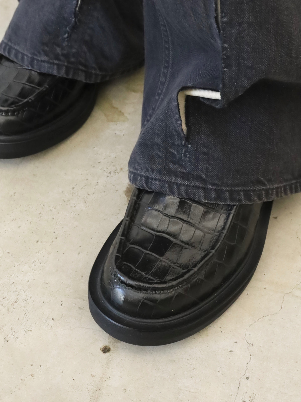 LEATHER LOAFERS