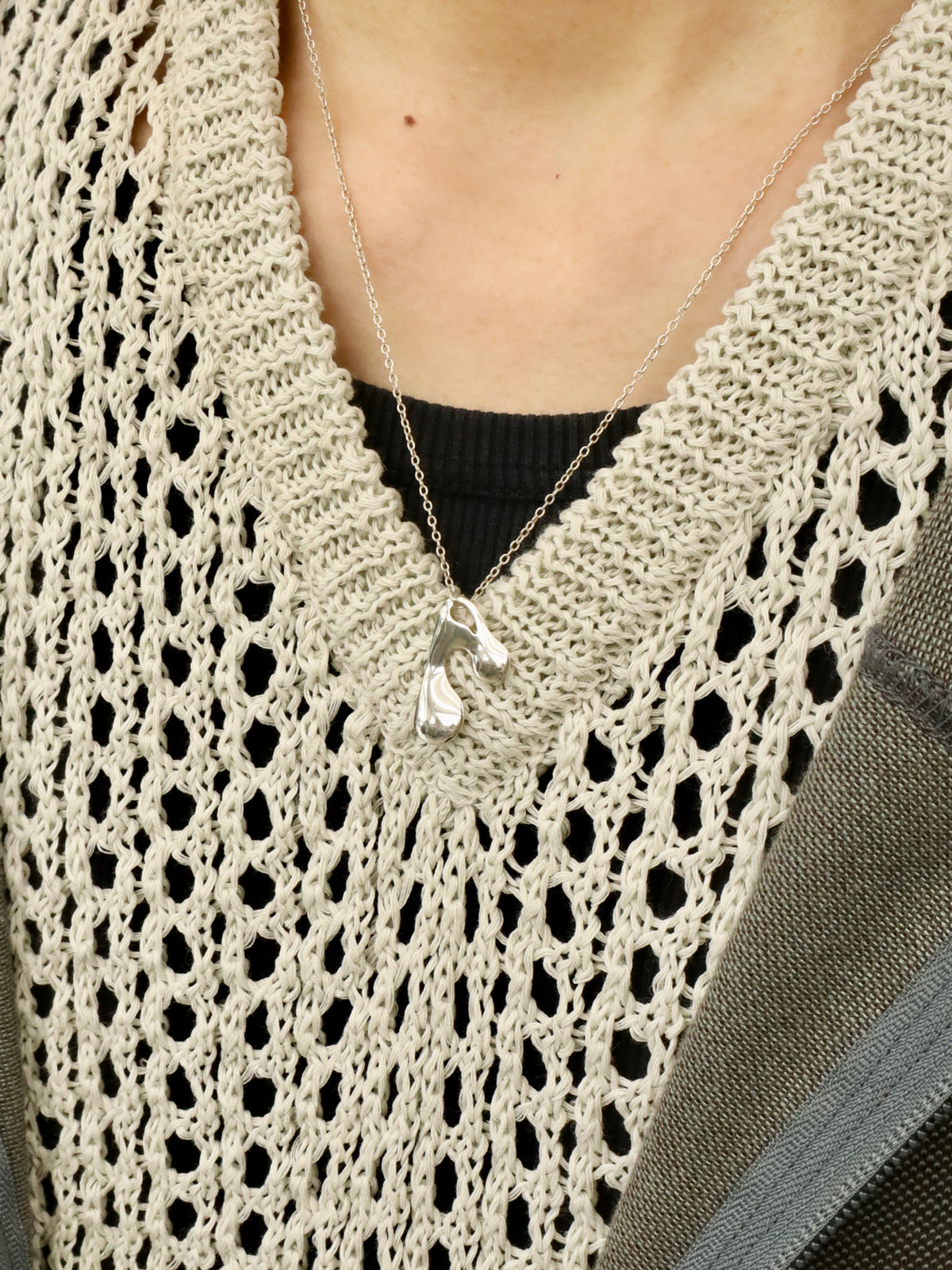 925 SILVER J NECKLACE