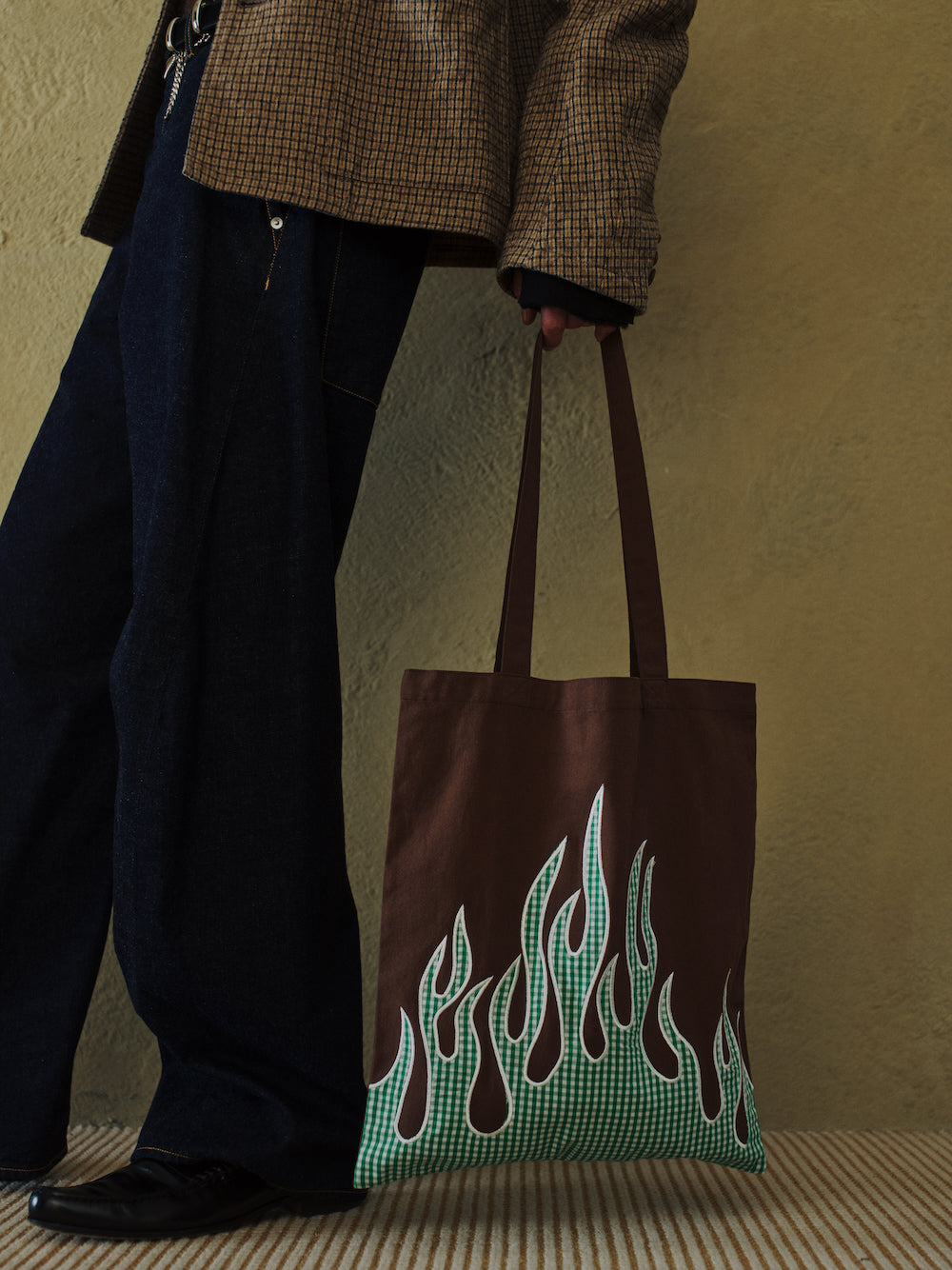 FLAME PATTERN TOTE BAG