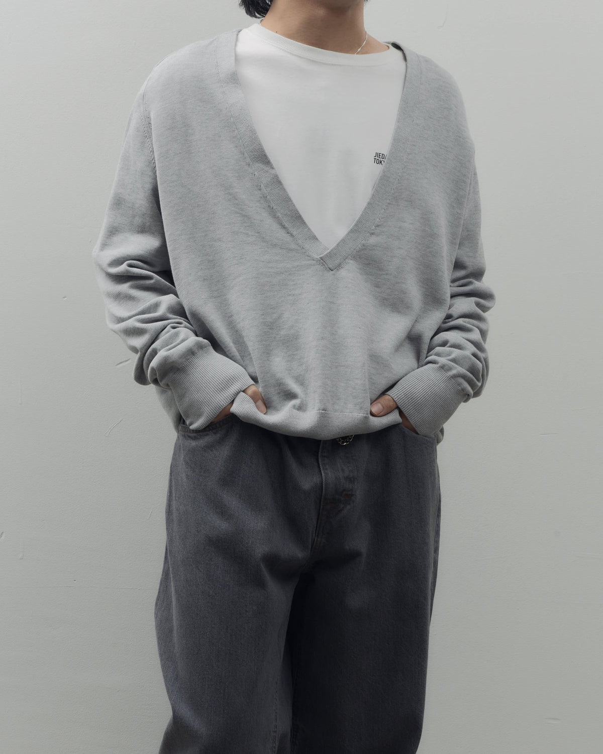 [SAMPLE] COTTON SILK V NECK KNIT