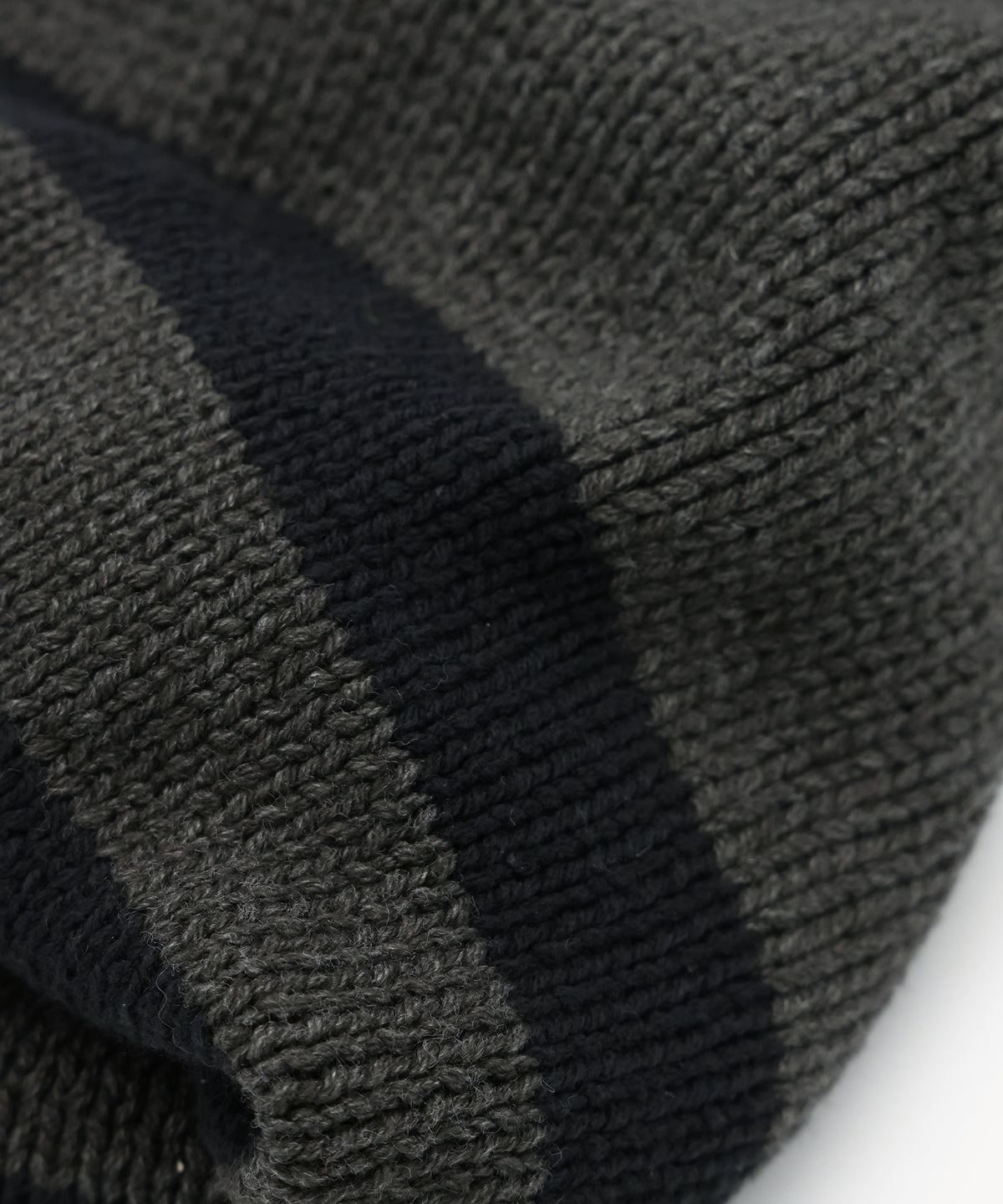 REVERSIBLE BEANIE